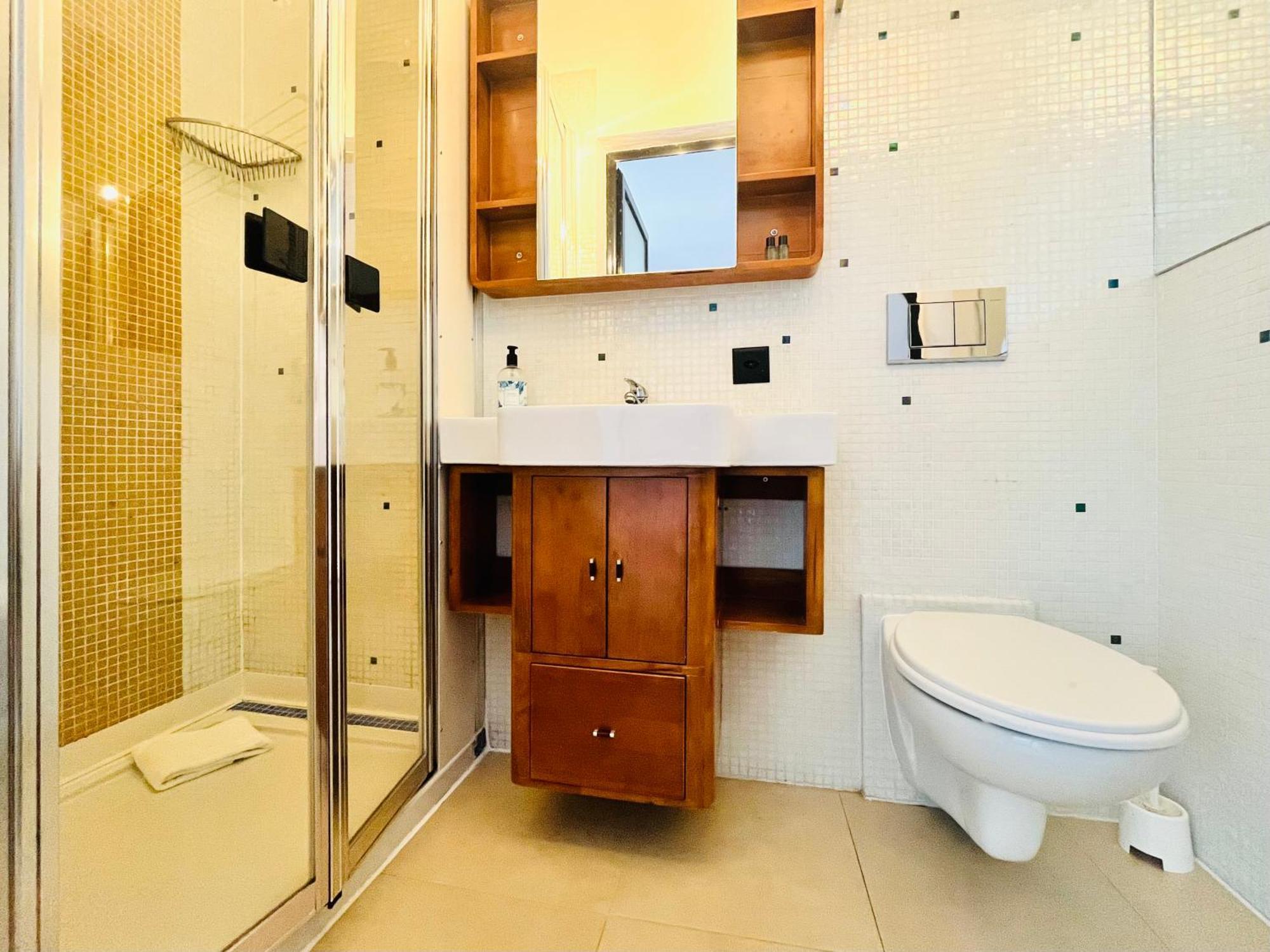 Guesthouse University By Lr - Self Check In Lugano Dış mekan fotoğraf